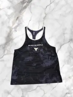 い*き様 アンダーアーマー　プロジェクトロック アイアン パラダイス タンクトッ