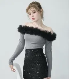 【TITTY &CO】チュールフリルオフショルニットトップス　グレーのサムネイル