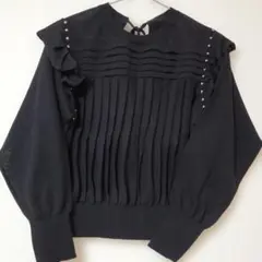 ランバンオンブルー　フリルプリーツスタッズ黒ニット