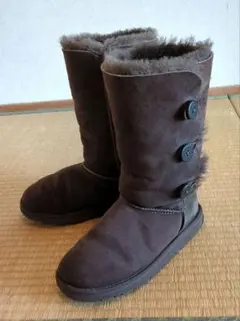 UGG ブラウン ムートンブーツ ベイリーボタン トリプレット