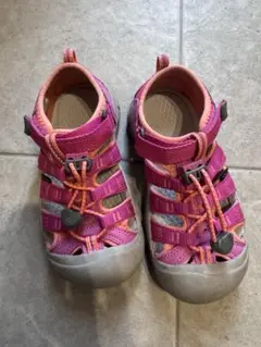 keen キッズサンダル　水陸両用