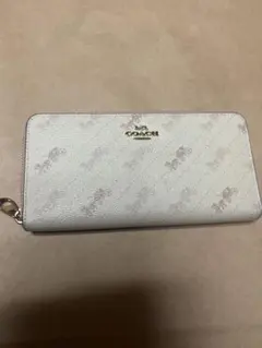 COACH ベージュピンク系長財布
