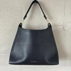 【美品】 FURLA フルラ ワンショルダーバッグ ブラック レザー 肩掛けのサムネイル