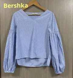 ベルシュカ　Bershka パフスリーブ長袖シャツ　Vネックストライプ　Mサイズのサムネイル