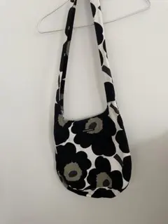 marimekko フラワープリント ショルダーバッグ