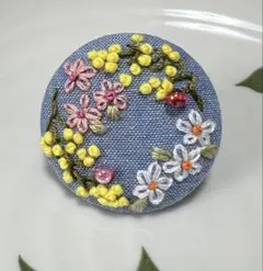 ハンドメイド刺繍　ブローチ　ヘアゴム　くるみボタン