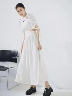 スナイデル スイッチングデコルテオープンワンピース 白 1サイズ ロングワンピ