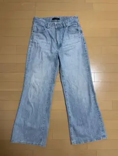 UNIQLOJEANS ハイライズフレアジーンズ　28インチ