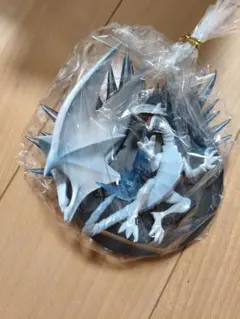 遊戯王　ブルーアイズ　フィギュア　中古品のサムネイル
