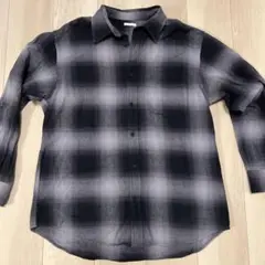O*t様 GU グレーと黒のチェック柄長袖シャツ