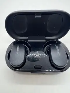 BOSE ワイヤレスイヤホン 本体 充電ケース付きのサムネイル