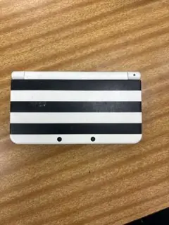 Nintendo 3DS 本体 ホワイト×ブラック ボーダー
