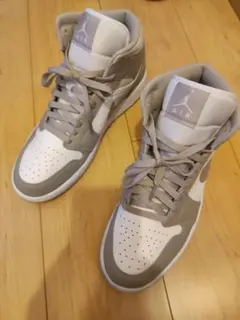ナイキ　エアジョーダン1MID 27.0