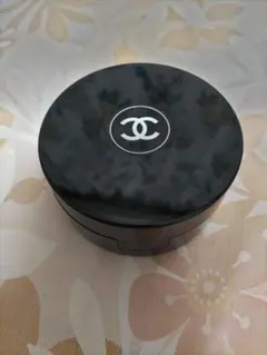 CHANELヴィタルミエールルースパウダーファンデーション N° 20SPF15