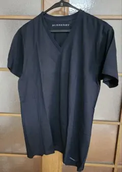 BURBERRY ブラック Vネック Tシャツ