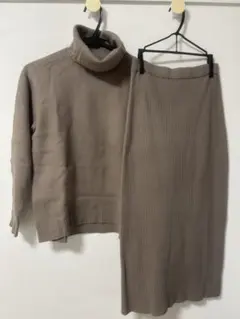 【美品】UNIQLO ユニクロ セットアップ ニット セーター スカート S