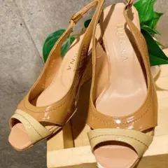 ダイアナサンダル脚長ベージュウェッジソール