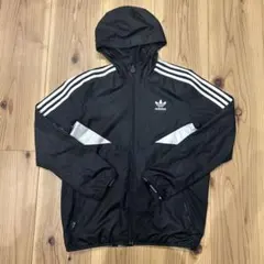 adidas フード付きナイロンジャケット