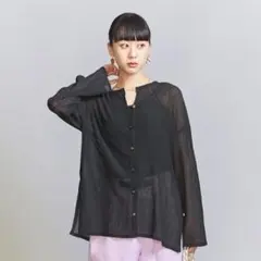 BEAUTY&YOUTH クレープ クルーネックカーディガン　黒のサムネイル