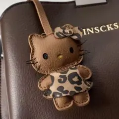 【在庫2点】キティちゃん ヒョウ柄 日焼けキーホルダーバッグチャーム