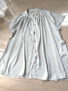 【美品】グローバルワークグレージュフレンチスリーブブラウスのサムネイル