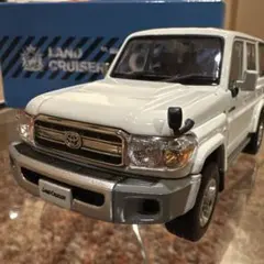 1/30 ディーラー非売品 トヨタ ランドクルーザー再販70 【058ホワイト】