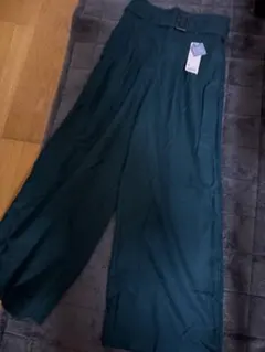 ダークグリーン カジュアルパンツgu