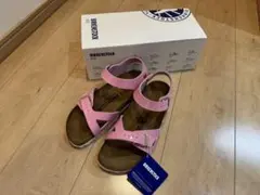 【新品　未使用】BIRKENSTOCK ビルケンシュトック サンダル 37のサムネイル