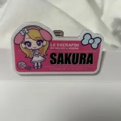 LESSERAFIM SAKURA ピンバッジ