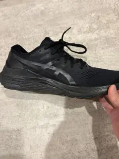 ASICS GEL-KAYANO 28 ブラック スニーカー
