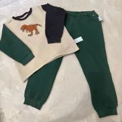 ユニクロ　キルトパジャマ　120 恐竜　UNIQLO パジャマ　アニア　ティラノ