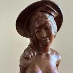 木製女性像彫刻 籠を持つ　タイ 2.8kg