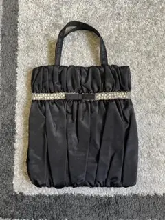 組曲　黒いプリーツデザイン パーティーバッグ