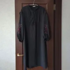 axes femme　黒のレース襟ロングワンピース