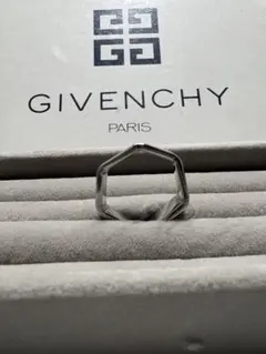 Givenchy ヘキサゴン リング17号