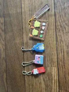 サンリオ カプセルトイ キーホルダー 4種セット