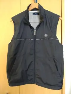 FRED PERRY ネイビー ベストのサムネイル