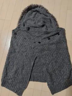 CLÁTHAS フード付きグレーマフラー