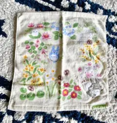 となりのトトロ⚫︎タオル⚫︎ウォッシュタオル⚫︎花柄⚫︎刺繍⚫︎フェルト⚫︎新品のサムネイル