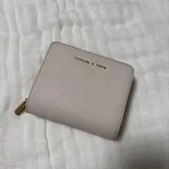 CHARLES & KEITH 2つ折り財布のサムネイル