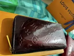 ルイヴィトン モノグラム ヴェルニ ジッピーウォレット アマラント 良品