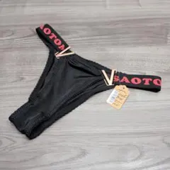 Vチャームがセクシーなブラックショーツ