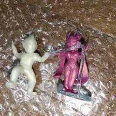 ウルトラ怪獣消しゴム　ウルトラマン英雄集結　2体セット　カルミラ　トリガー