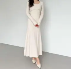 本日限定値下げ！リゼクシー コルセットデザインニットワンピース アイボリー