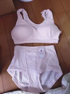 未使用ジャコンヌノンワイヤーブラジャーショーツセット