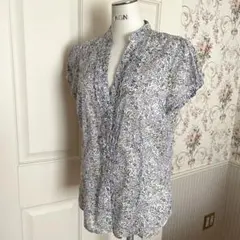 ZARA  小花柄がとても素敵ブラウス