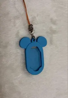 ミッキーマウス シリコンストラップ メダル入れ