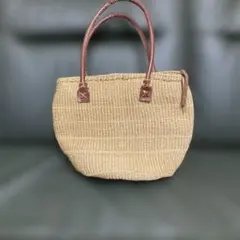 ベージュ　かごバッグ