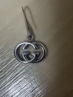 GUCCI インターロッキングG ピアス 片耳用 - メルカリ