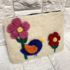 羊毛フェルト 鳥と花柄　ポーチ